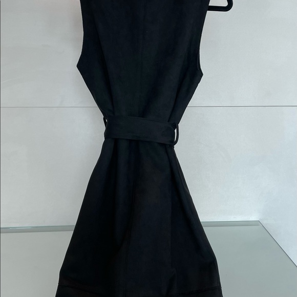 Faux suede sleeveless long jacket - Picture 3 of 4